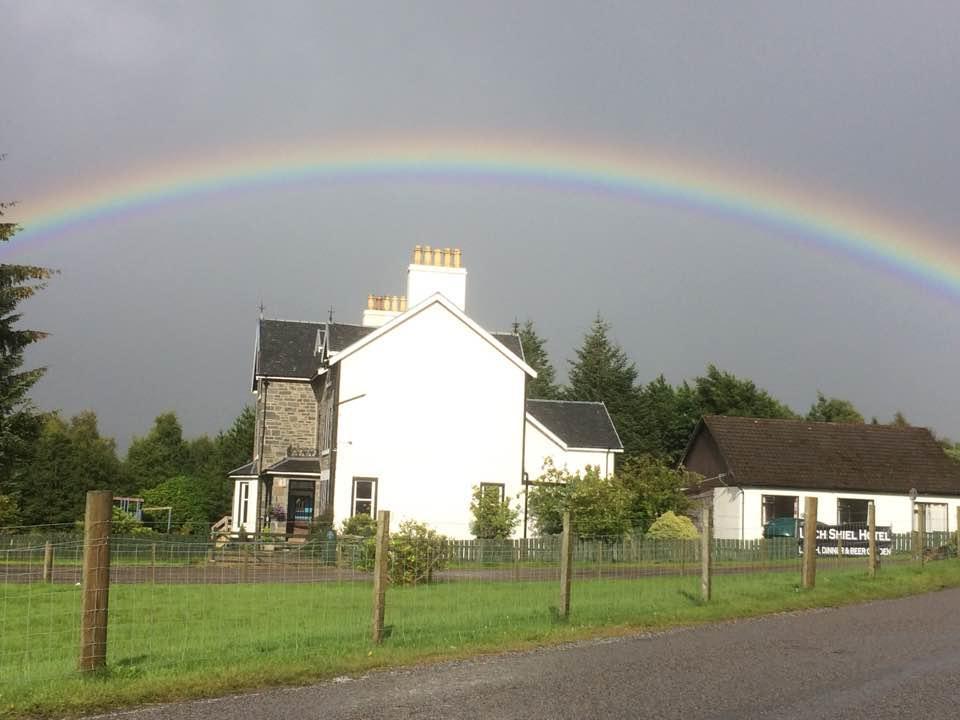 Loch Shiel Hotel Acharacle エクステリア 写真